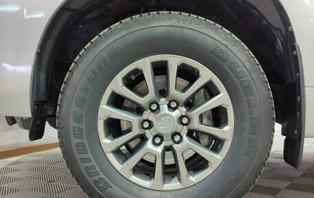 Toyota Land Cruiser Prado 150 рестайлинг 2, 2019 год, 4 500 000 рублей, 10 фотография