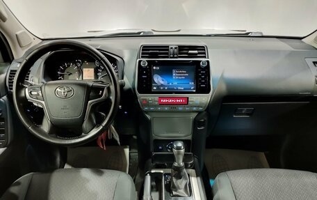 Toyota Land Cruiser Prado 150 рестайлинг 2, 2019 год, 4 500 000 рублей, 15 фотография