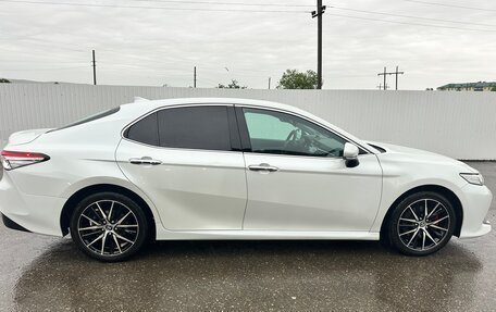 Toyota Camry, 2019 год, 2 300 000 рублей, 4 фотография