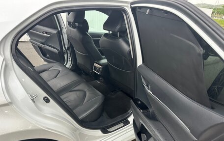 Toyota Camry, 2019 год, 2 300 000 рублей, 9 фотография