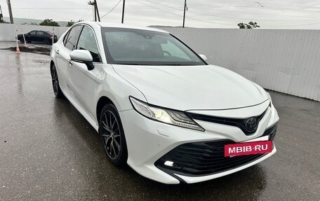 Toyota Camry, 2019 год, 2 300 000 рублей, 5 фотография
