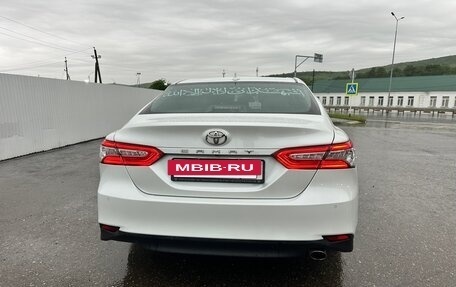 Toyota Camry, 2019 год, 2 300 000 рублей, 2 фотография