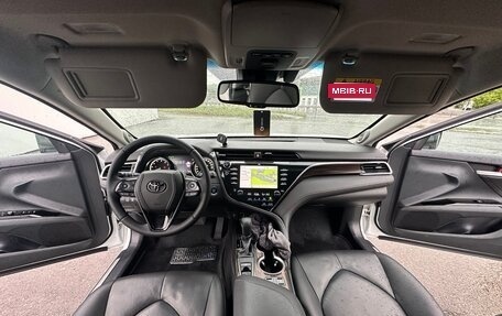 Toyota Camry, 2019 год, 2 300 000 рублей, 6 фотография