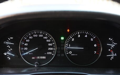 Toyota Land Cruiser 100 рестайлинг 2, 2004 год, 1 850 000 рублей, 7 фотография