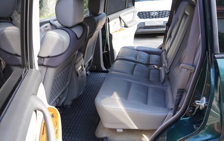 Toyota Land Cruiser 100 рестайлинг 2, 2004 год, 1 850 000 рублей, 11 фотография