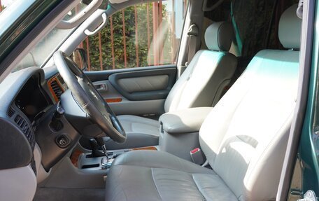 Toyota Land Cruiser 100 рестайлинг 2, 2004 год, 1 850 000 рублей, 9 фотография