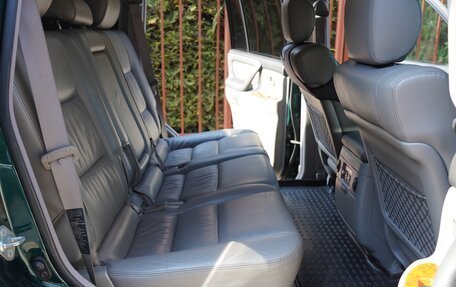 Toyota Land Cruiser 100 рестайлинг 2, 2004 год, 1 850 000 рублей, 12 фотография