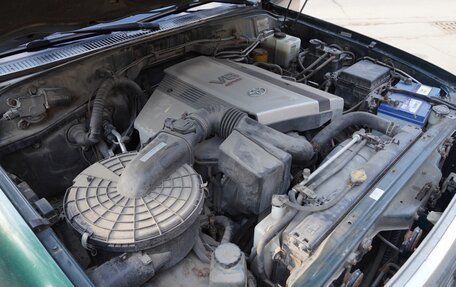 Toyota Land Cruiser 100 рестайлинг 2, 2004 год, 1 850 000 рублей, 26 фотография