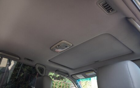 Toyota Land Cruiser 100 рестайлинг 2, 2004 год, 1 850 000 рублей, 23 фотография