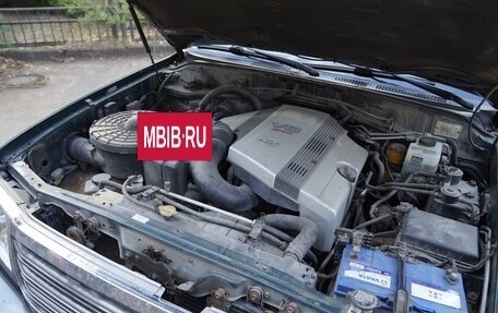 Toyota Land Cruiser 100 рестайлинг 2, 2004 год, 1 850 000 рублей, 25 фотография