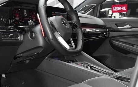 Volkswagen Golf VIII, 2022 год, 2 000 000 рублей, 14 фотография