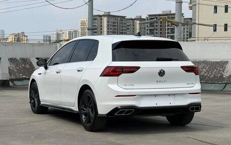 Volkswagen Golf VIII, 2023 год, 2 189 000 рублей, 10 фотография