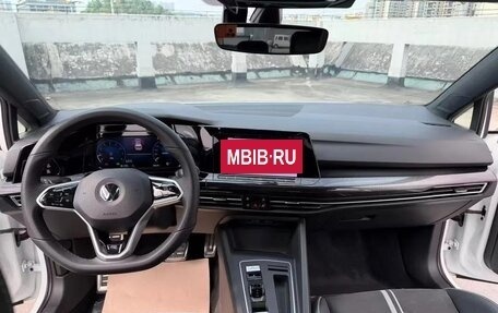 Volkswagen Golf VIII, 2023 год, 2 189 000 рублей, 6 фотография
