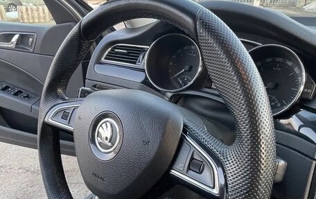 Skoda Superb III рестайлинг, 2014 год, 1 450 000 рублей, 17 фотография