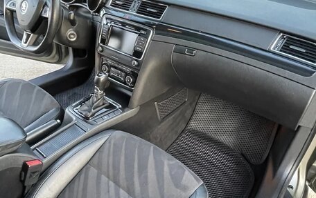 Skoda Superb III рестайлинг, 2014 год, 1 450 000 рублей, 18 фотография