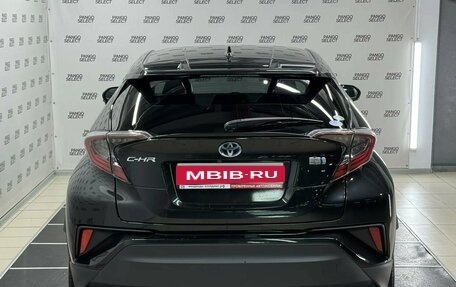 Toyota C-HR I рестайлинг, 2018 год, 1 957 000 рублей, 9 фотография