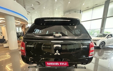 Mitsubishi L200 IV рестайлинг, 2015 год, 2 104 000 рублей, 10 фотография