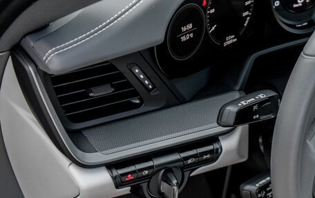 Porsche 911, 2021 год, 13 987 000 рублей, 34 фотография