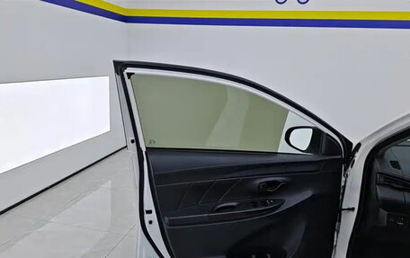 Toyota Yaris XP150 рестайлинг, 2022 год, 1 034 360 рублей, 7 фотография