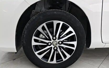 Toyota Yaris XP150 рестайлинг, 2022 год, 1 034 360 рублей, 6 фотография
