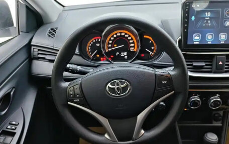 Toyota Yaris XP150 рестайлинг, 2022 год, 1 034 360 рублей, 15 фотография