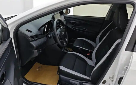 Toyota Yaris XP150 рестайлинг, 2022 год, 1 034 360 рублей, 9 фотография