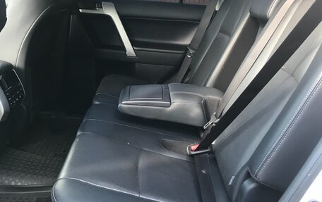 Toyota Land Cruiser Prado 150 рестайлинг 2, 2020 год, 5 900 000 рублей, 10 фотография
