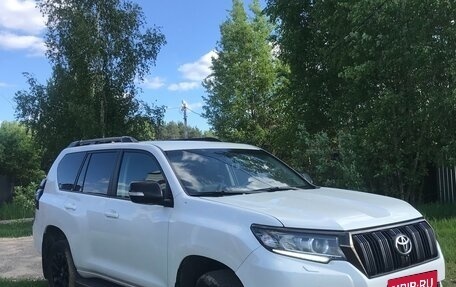 Toyota Land Cruiser Prado 150 рестайлинг 2, 2020 год, 5 900 000 рублей, 6 фотография