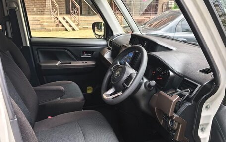Toyota Roomy I, 2023 год, 1 450 000 рублей, 13 фотография