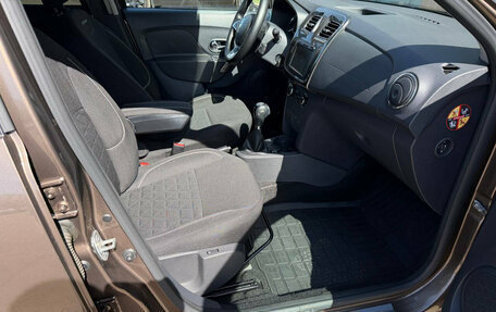 Renault Logan II, 2019 год, 1 150 000 рублей, 15 фотография
