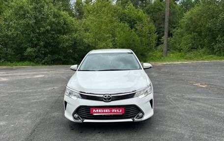 Toyota Camry, 2015 год, 1 780 000 рублей, 2 фотография