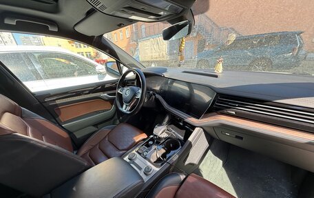 Volkswagen Touareg III, 2019 год, 5 800 000 рублей, 5 фотография