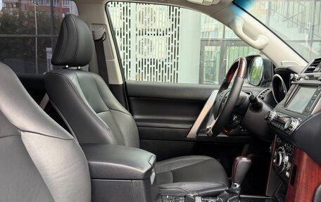 Toyota Land Cruiser Prado 150 рестайлинг 2, 2014 год, 3 680 000 рублей, 28 фотография