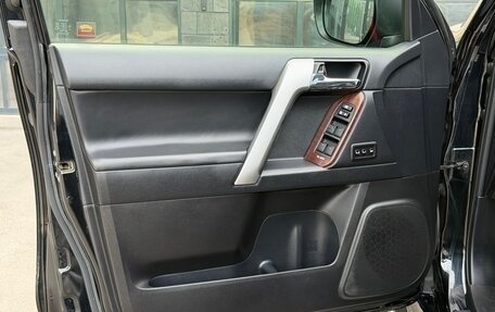 Toyota Land Cruiser Prado 150 рестайлинг 2, 2014 год, 3 680 000 рублей, 16 фотография