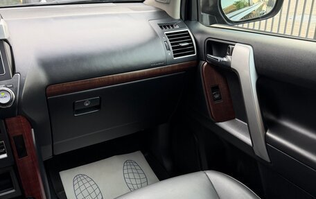 Toyota Land Cruiser Prado 150 рестайлинг 2, 2014 год, 3 680 000 рублей, 37 фотография