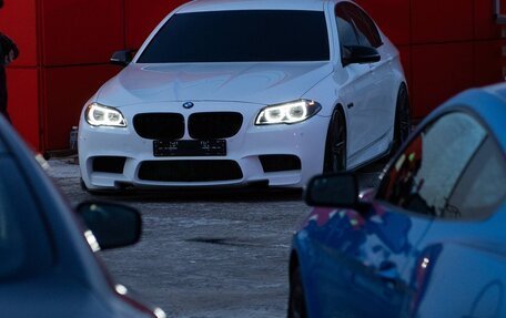 BMW 5 серия, 2015 год, 2 250 000 рублей, 2 фотография