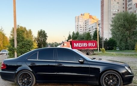 Mercedes-Benz E-Класс, 2004 год, 750 000 рублей, 2 фотография