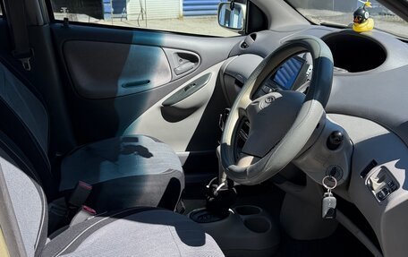 Toyota Platz, 2000 год, 425 000 рублей, 21 фотография