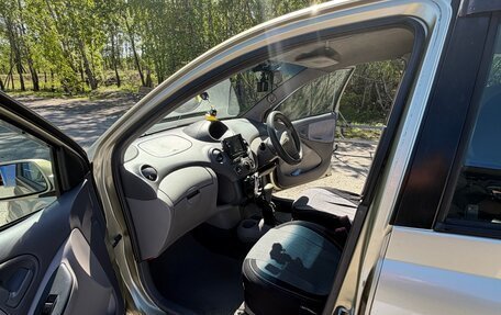 Toyota Platz, 2000 год, 425 000 рублей, 16 фотография