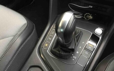 Volkswagen Tiguan II, 2018 год, 1 936 000 рублей, 5 фотография