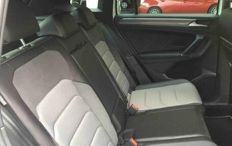 Volkswagen Tiguan II, 2018 год, 1 936 000 рублей, 12 фотография