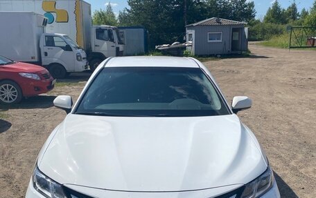 Toyota Camry, 2021 год, 3 000 000 рублей, 2 фотография