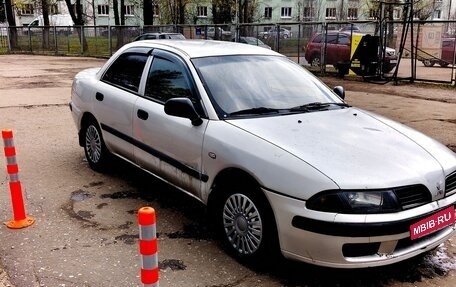 Mitsubishi Carisma I, 2001 год, 120 000 рублей, 1 фотография
