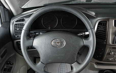 Toyota Land Cruiser 100 рестайлинг 2, 2007 год, 2 339 000 рублей, 14 фотография