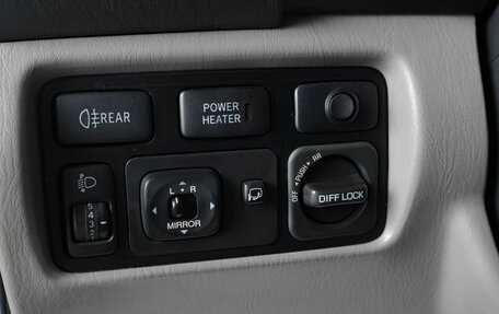 Toyota Land Cruiser 100 рестайлинг 2, 2007 год, 2 339 000 рублей, 17 фотография
