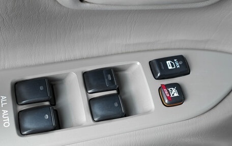 Toyota Land Cruiser 100 рестайлинг 2, 2007 год, 2 339 000 рублей, 18 фотография