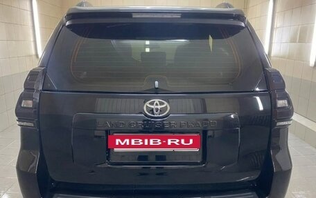 Toyota Land Cruiser Prado 150 рестайлинг 2, 2020 год, 5 970 000 рублей, 8 фотография