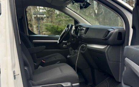 Peugeot Traveller I, 2019 год, 2 150 000 рублей, 3 фотография