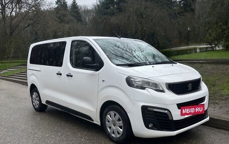 Peugeot Traveller I, 2019 год, 2 150 000 рублей, 2 фотография