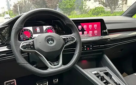 Volkswagen Golf VIII, 2023 год, 2 070 000 рублей, 9 фотография